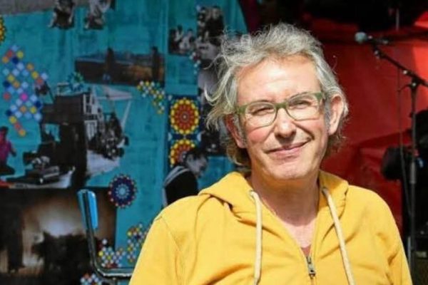 منع الصحفي مصطفى بن فضيل من مغادرة الجزائر !!
